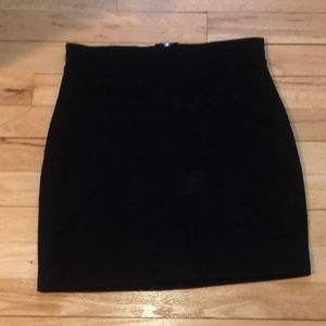 BLACK 🖤FITTED MINI SKIRT WITH ZIPPER DETAILING